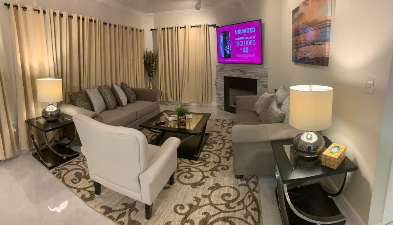 Luxury Condo In The Heart Of Пиджен-Фордж Экстерьер фото